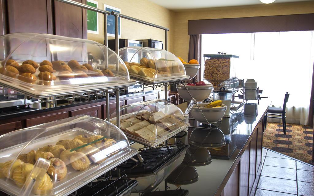 Hotel Comfort North - Stone Oak 3*