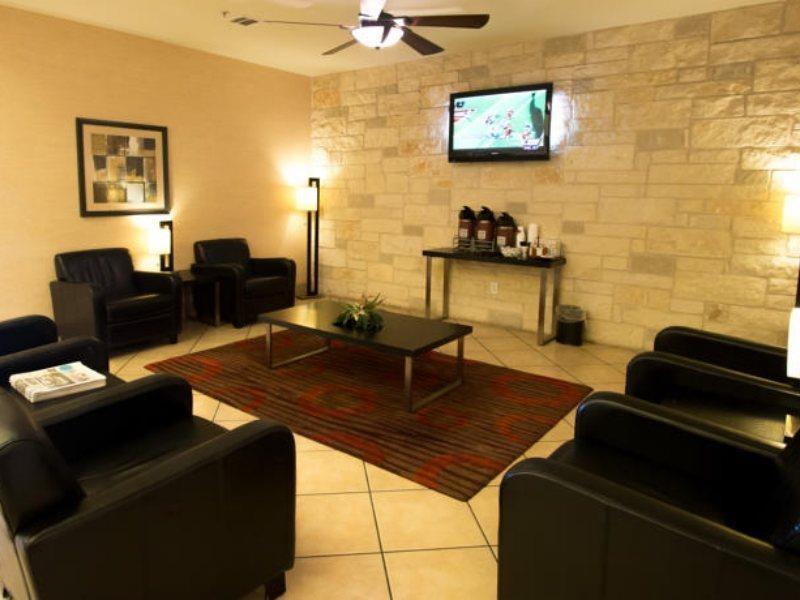 Hotel Comfort North - Stone Oak 3*